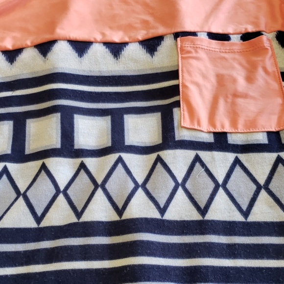 Mini Aztec coral & navy tunic -small - Picture 2 of 3